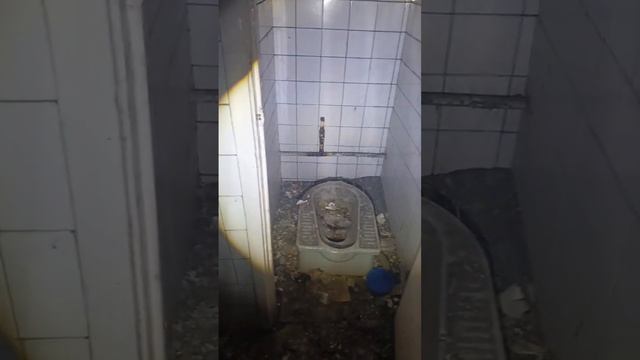 Заброшенная пожарная часть в Москве.