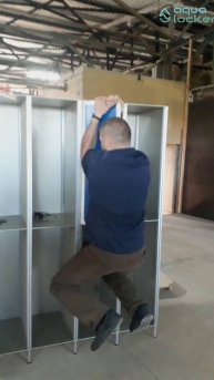 Проверка на прочность крепления двери влагостойких шкафов «AquaLocker»