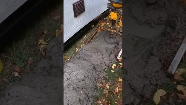 Бурим абиссинскую скважину, водоносный песок