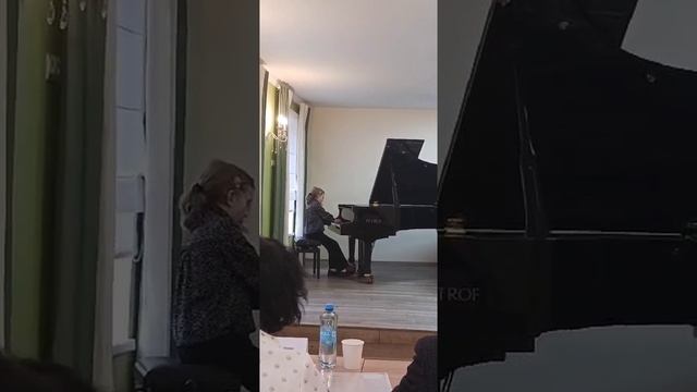 1000030015.mp4