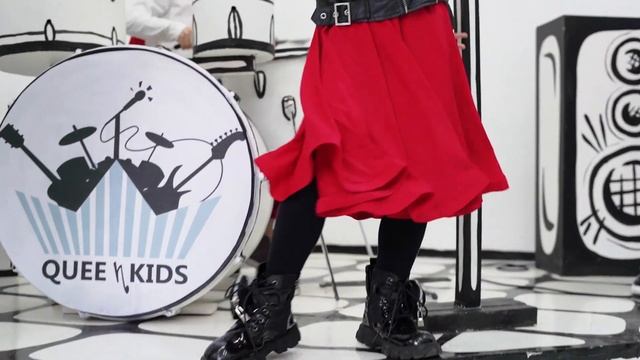 "Утро в стиле Рок-н-ролл" , авторская песня   группы Queen kids