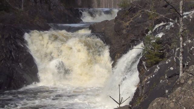 Водопад Кивач. Май
