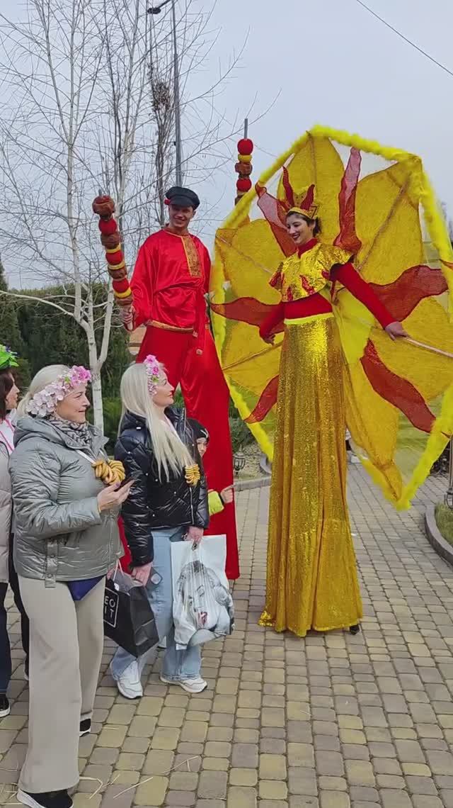 Ходулисты на Масленицу