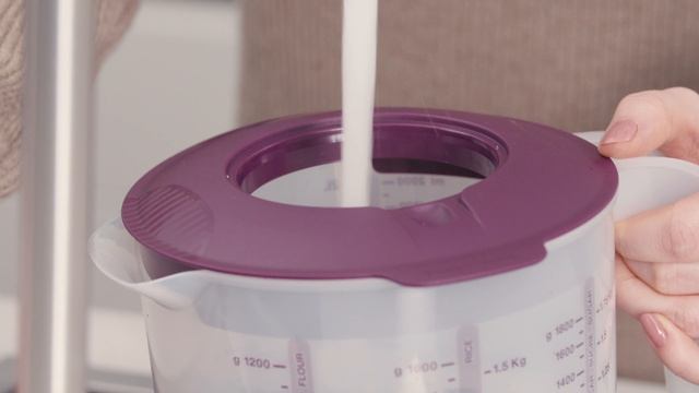 Емкость для смешивания Tupperware