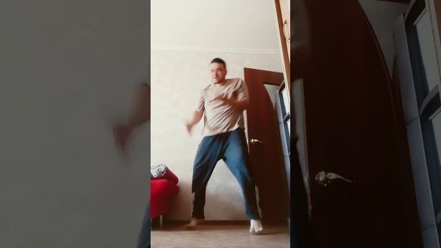 Мед танцую .Гимнастика похудение 10 день .Кто со мной ещё друзья ? #рекомендации #танцы #dance