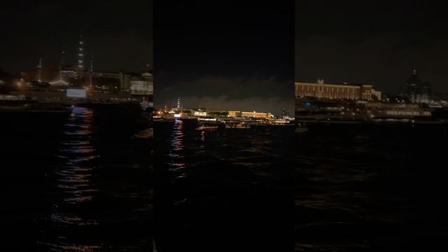 Развод мостов начало столько судов #отдых #отпуск