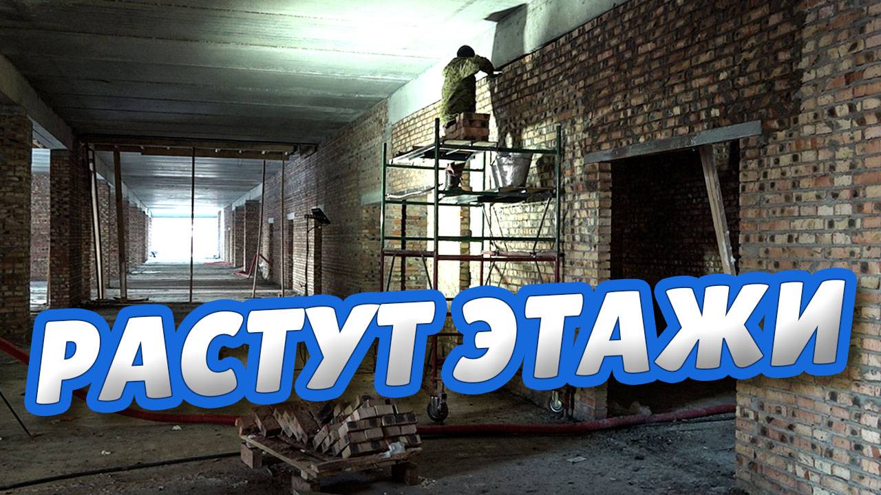 В новой школе в микрорайоне «Серебряный берег» устанавливают окна