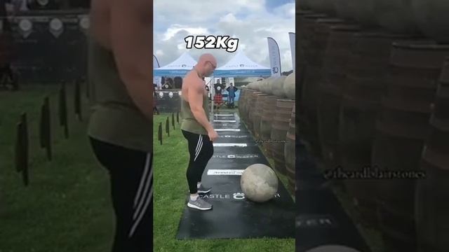 Спина начинает болеть просто глядя на него