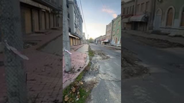 Улицы абсолютно пустого Херсона в полдень