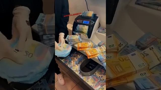 SOQQA TIME #Money #Dubai #Crypto_moneyyt #Easymoney #trend #2025