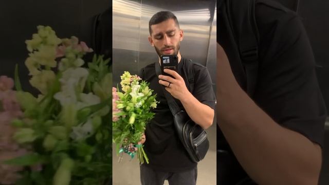 Дарите женщинам цветы
