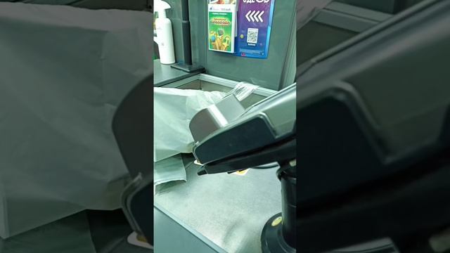 как мы купили жвачку и попросили большой пакетик🍬🍥