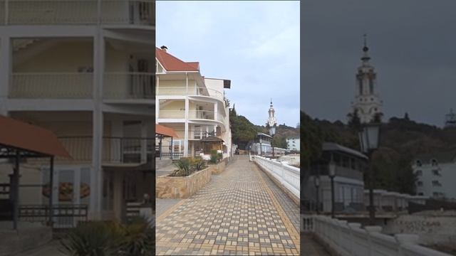 Крым. Набережная в Малореченском