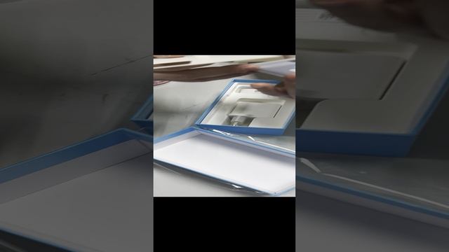 Открытие возвращённого товара сотрудником сдэк. 20.11.2024 в 19.23