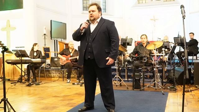 Олег Полпудин и ансамбль "Symphony" исполняют арию Каварадосси. Собор Святого Андрея, 21 ноября