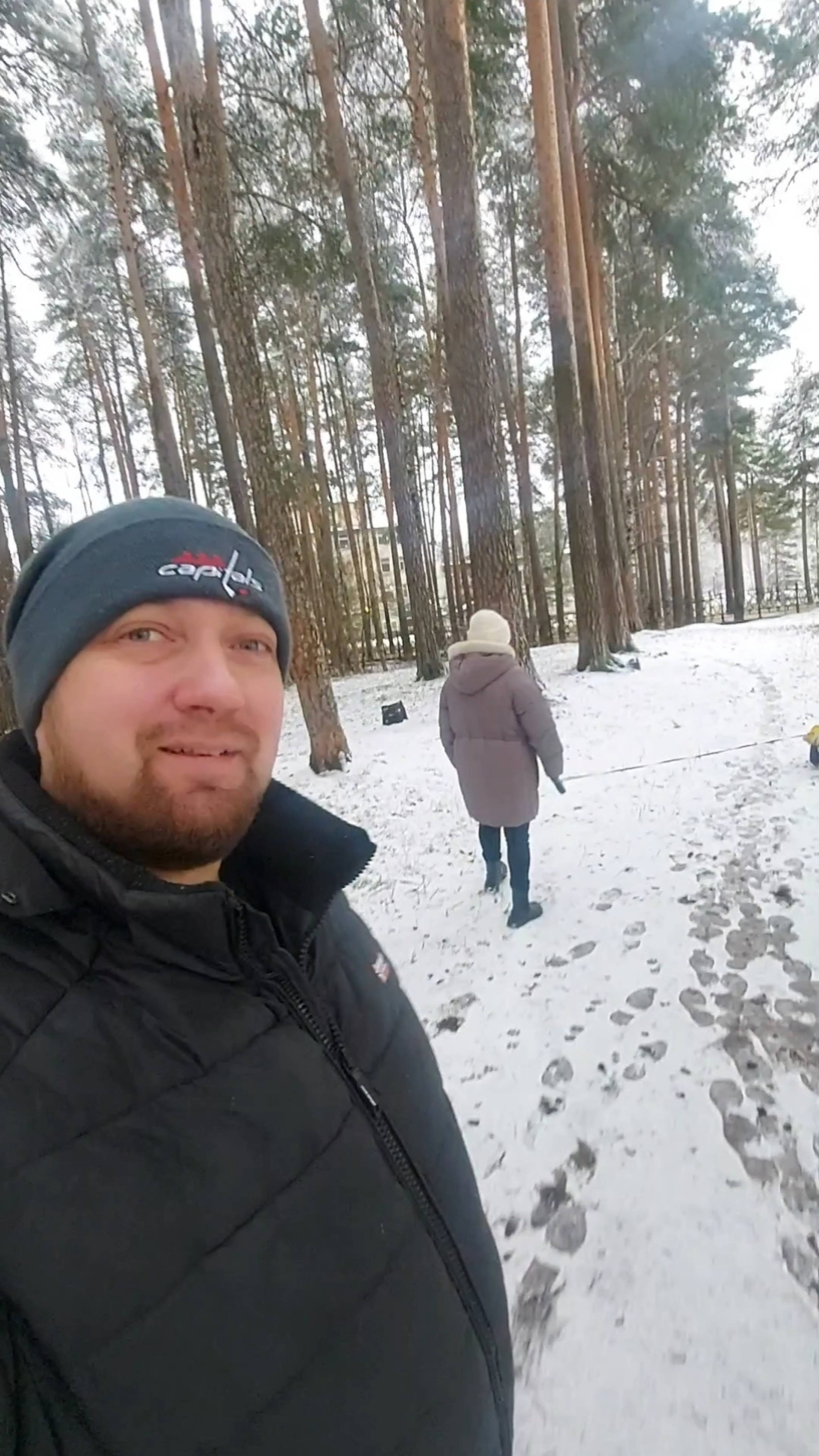 Вышли на прогулку с Арчиком🙂/Гуляем в сосновом бору🌲/Семейный влог!!!