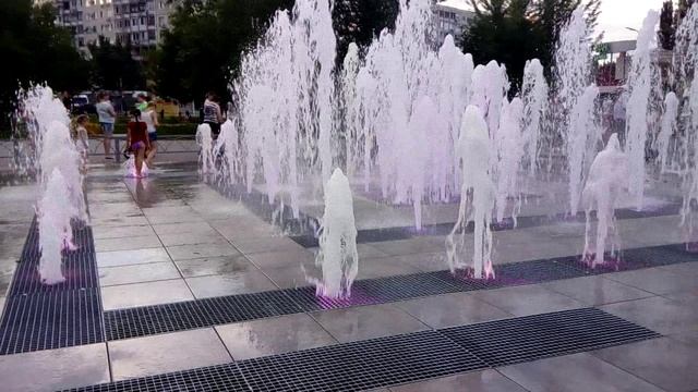 Фонтан в семейном парке г Волгоград