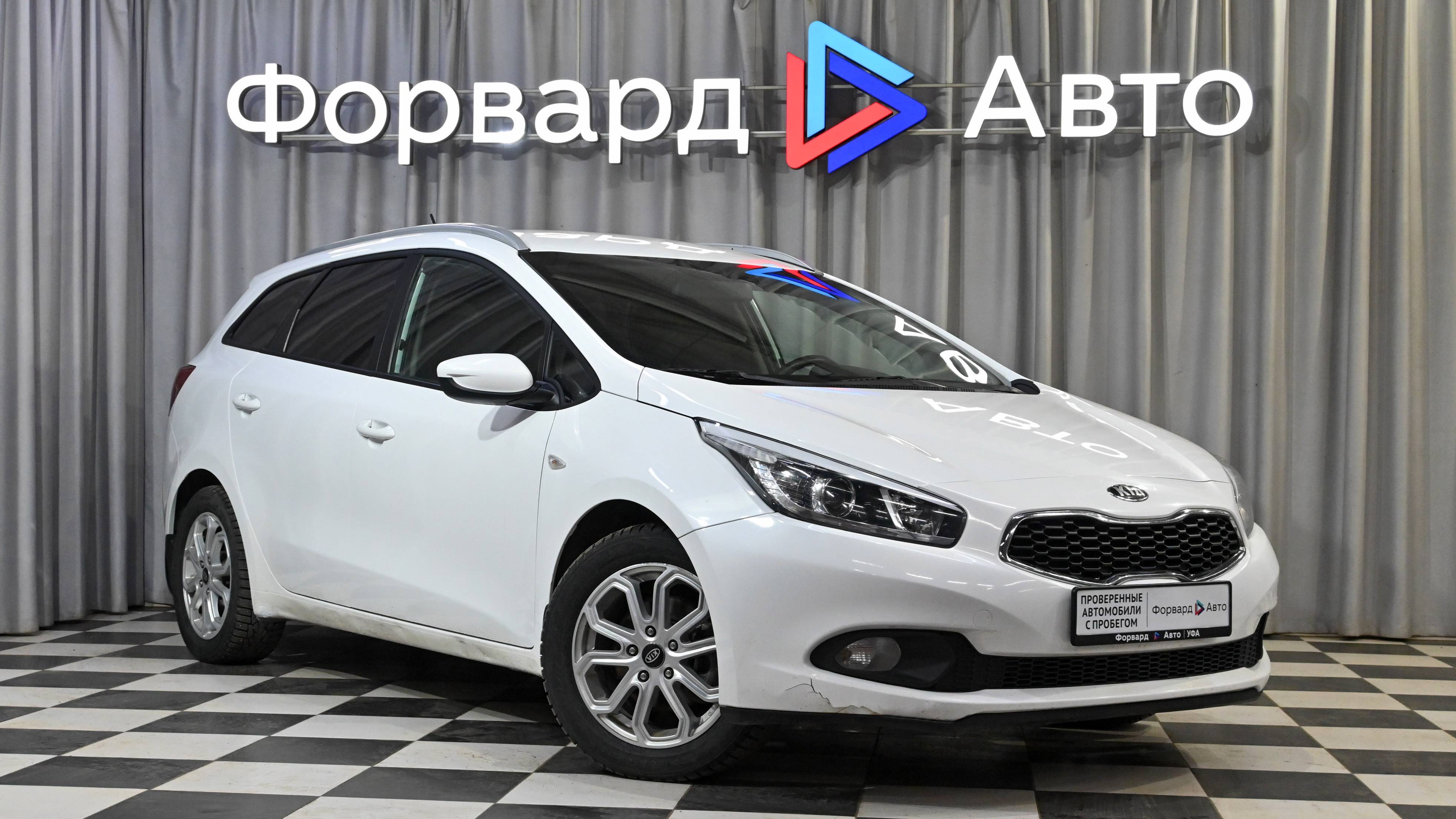 Kia Ceed (2015) 05615