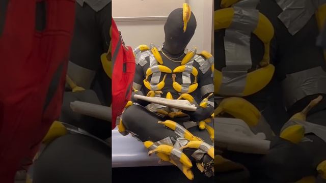 Человек-Банан?) Бананпул? Кто это?) ваши комментарии) юмор ржака необычные персонажи в Метро