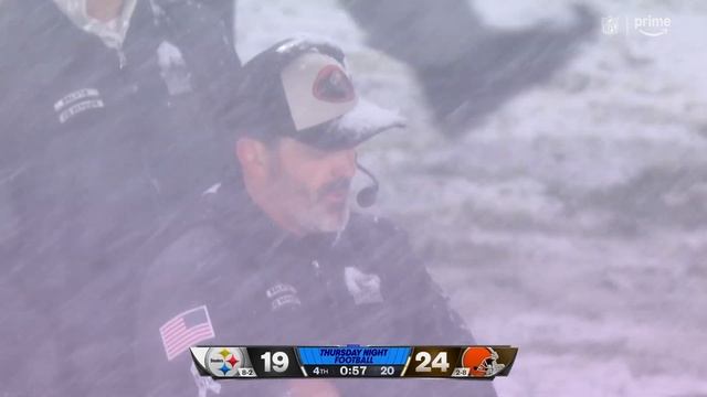 Down to the wire on a snowy night in Cleveland!!! Steelers vs Browns