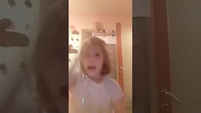 2_5330528312437530497.mp4