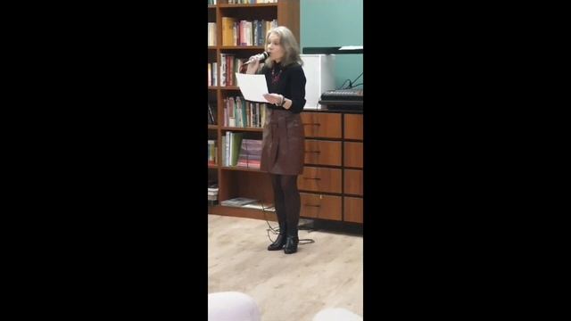 ПУСТАЯ ВАЗА. Поэтические чтения. Тема: "Любовная лирика".
Автор О. Сопрун (aka Смирнова).