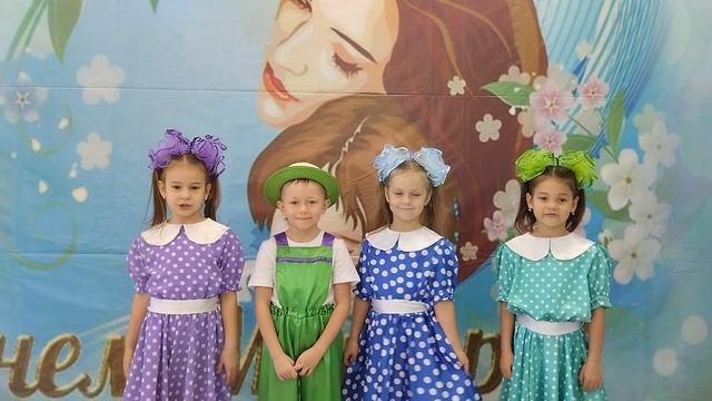 Поздравляем мам гр. Любознайки
