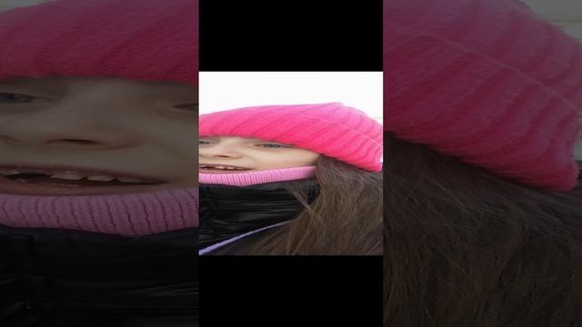Гуляю с сестрой💘
