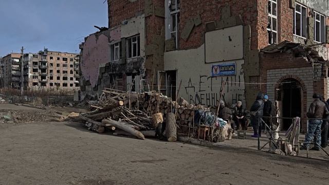 Полицейские оказывают жителям Угледара помощь в получении паспортов