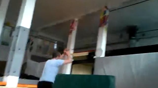 Один вперёд через мат