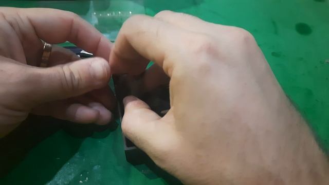ИНТЕРЕСНАЯ СТАРИННАЯ  КОРОБКА РЫБОЛОВА ИЗ СССР, ЧТО ЖЕ ВНУТРИ СКОРЕЕ СМОТРИТЕ.