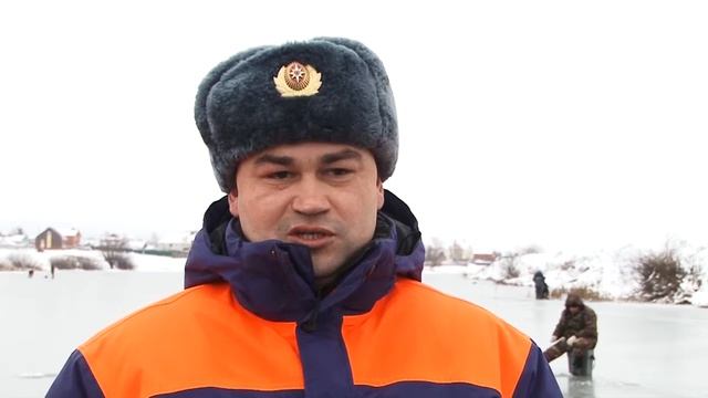 Лёд на водоемах еще не успел окрепнуть, а рязанцы уже открыли сезон зимней рыбалки
