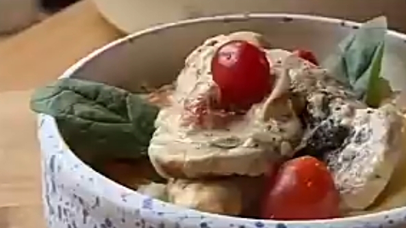 Курица в сливочном соусе...🍗🧀😋 Рецепт в описании ✍️