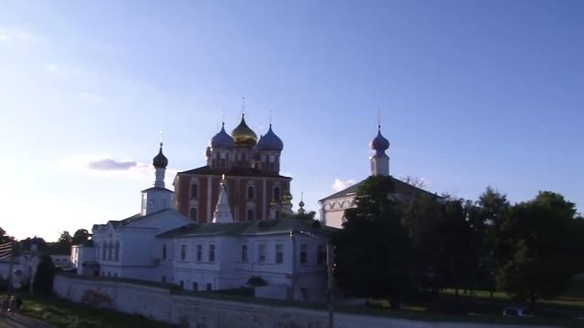 На большом воздушном шаре