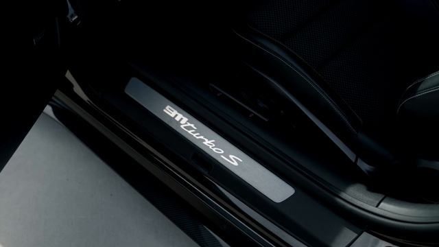 EDITH WITH PORSHE TURBO S/ЭДИТ С PORSHE TURBO S