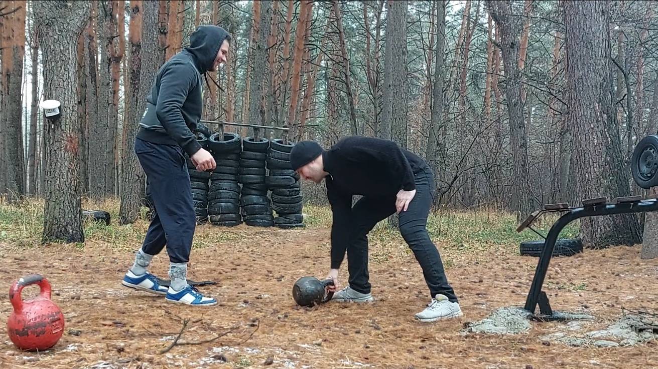 Гири. Гвозди. Первый  снег и боль.