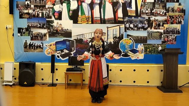 Лопатина Варвара "Ой, хмель ты мой", "В нас по улице ветёр"
