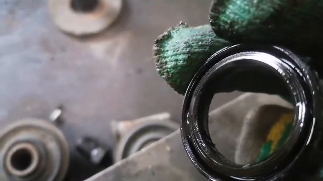 Toyota Probox 1NZ-FE замена лобового сальника.mp4