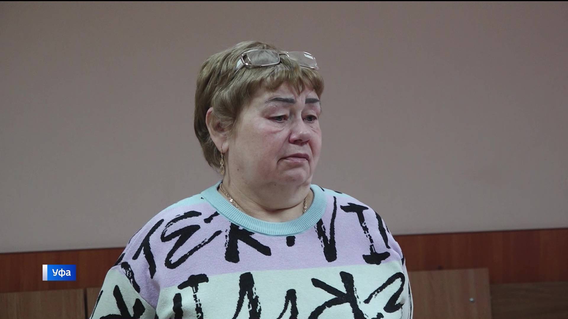«Черт попутал»: в Уфе обвиняемая в продаже алкоголя подросткам расплакалась в суде