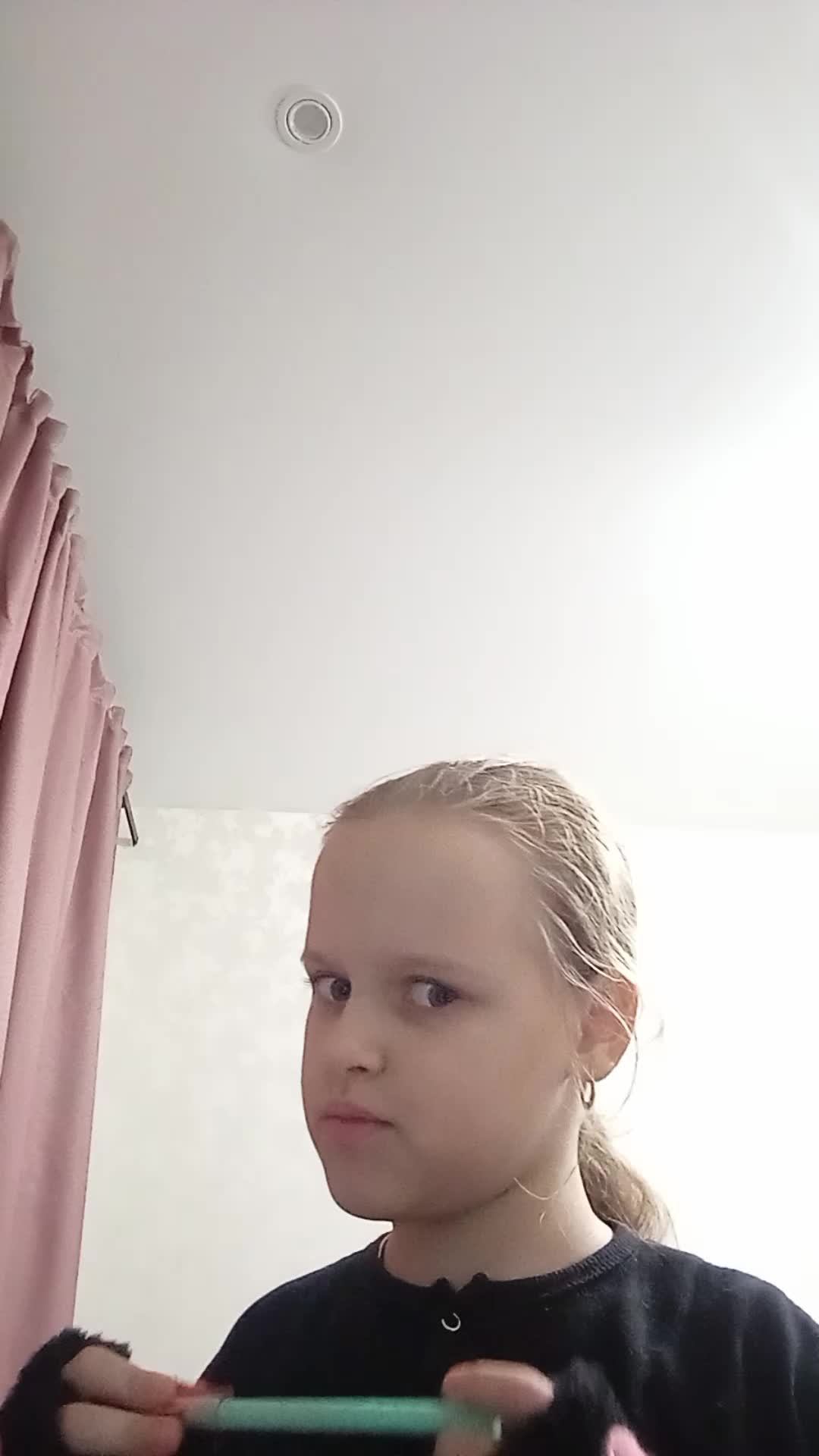 создаю текст песни своей🎤🎼