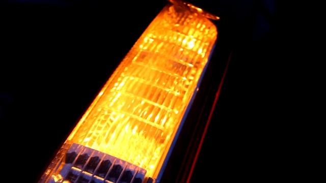 Philips X-tremeVision LED PY21W и P21W на Ford Focus 2