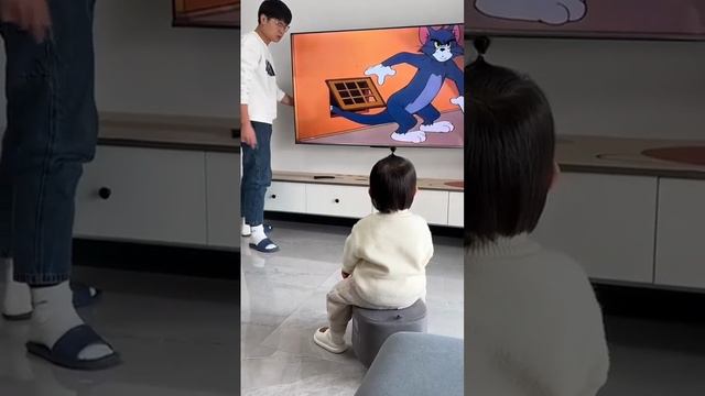 Супер креативный интерактив с Томом, который с Джерри)