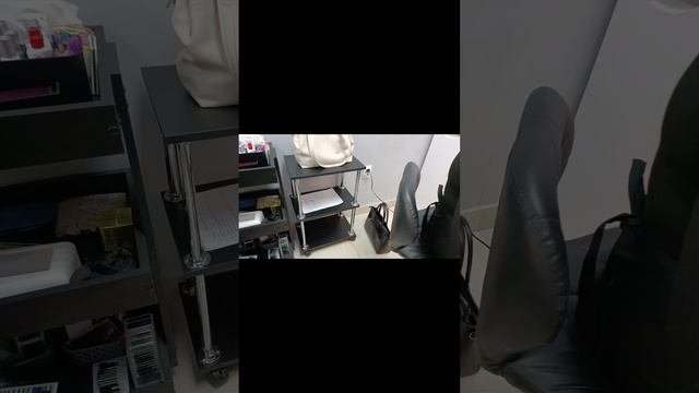 Жена позвала собрать этажерку на работе.