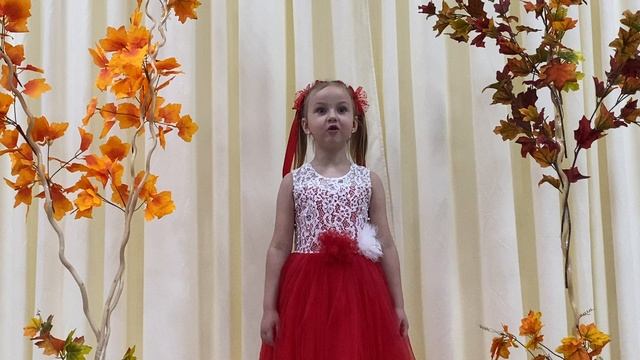 "Мамы", Читает: Сизонова Алиса, 5 лет