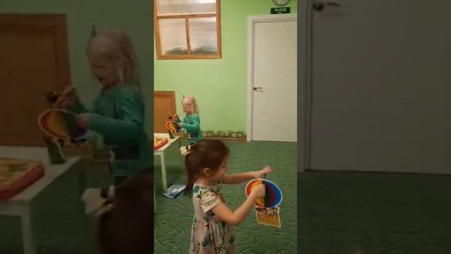 English. Playtime. Melody's balloon. Up, up, up.