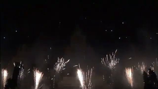 Круг света МГУ салют 25.09.2016