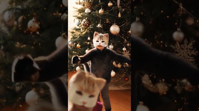 Мы вместе трижды крикнем
Ёлочка гори! Ёлочка гори! Ёлочка...гори!