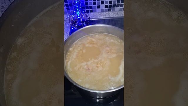 Гороховый суп с копченой курицей.
Готовлю 5 часов