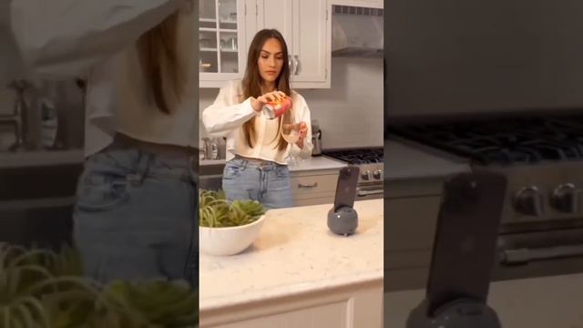 Умный штатив для телефона с датчиком движения