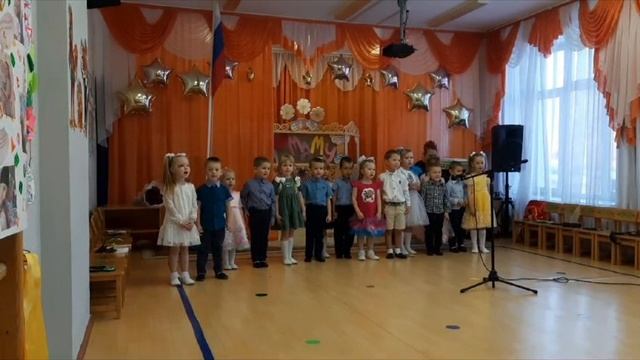 Елена Фищукова. Песня "Мамин праздник в ноябре" Дети 4 лет.mp4